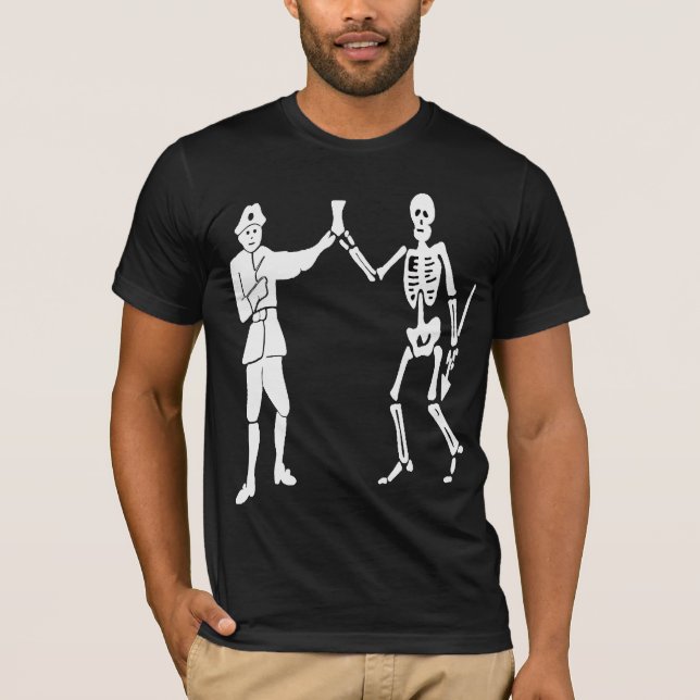 T-shirts Bandeira de pirata de Roberts (Frente)