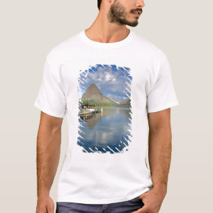T-shirts Barco turístico atracado no lago Two Medicine em G
