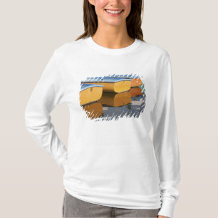 T-shirts barcos a remo em Henley-on-Thames no rio Tâmisa,