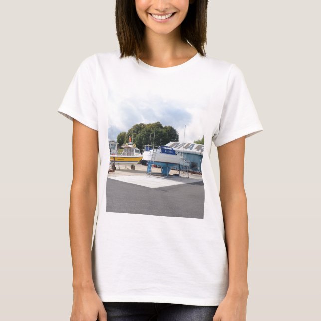 T-shirts Barcos Em Terra (Frente)