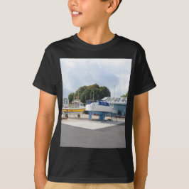 T-shirts Barcos Em Terra