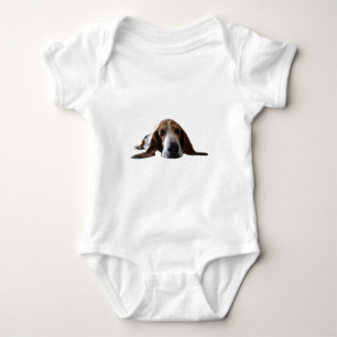 T-shirts Basset Hound que encontra-se para baixo