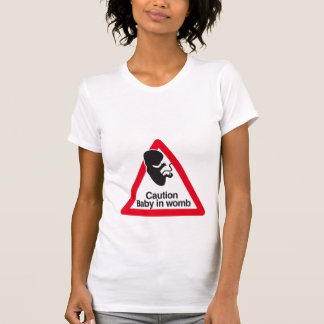 T-shirts Bebê de precaução na mulher