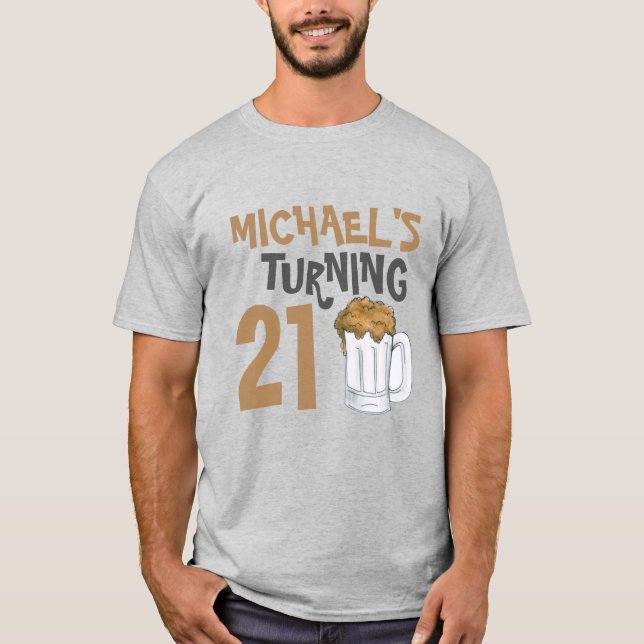 T-shirts Bebendo de Cerveja Personalizado de aniversário de (Frente)