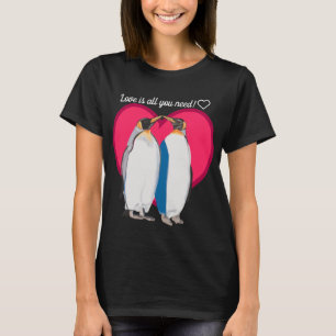T-shirts "beijando" o rei pinguins