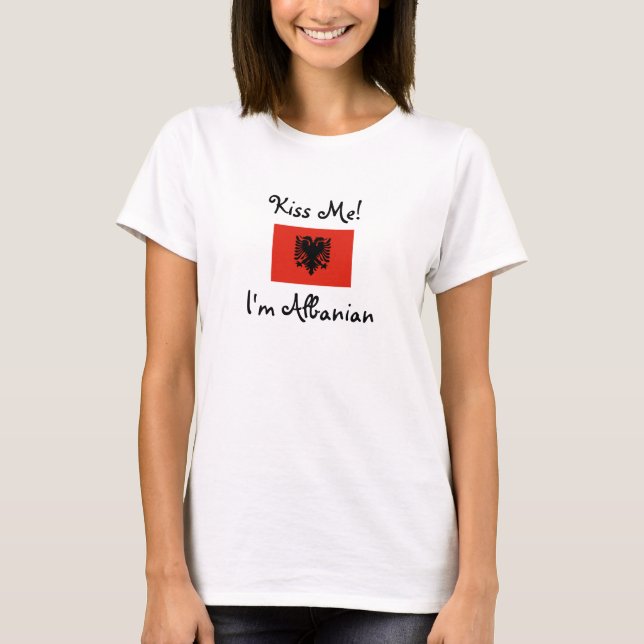 T-shirts Beije-me! Eu sou albanês (Frente)