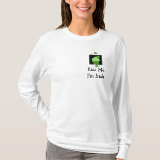 T-shirts Beije-me, Sou Irlandês - Cupcake Verde com Dito