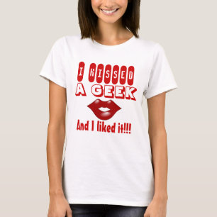 T-shirts Beije um geek eu gosto