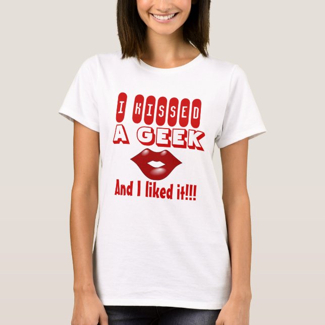 T-shirts Beije um geek eu gosto (Frente)