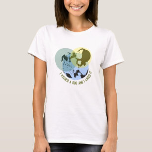 T-shirts beijei um cachorro e gostei dele