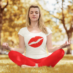 T-shirts Beijo de Batom Vermelho Brilhante