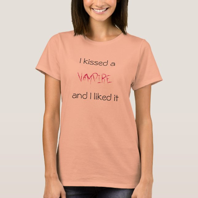 T-shirts beijou um vamp (Frente)