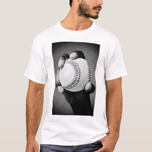 T-shirts beisebol na mão