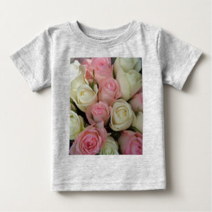 T-shirts Belo Buquê de Flor de Rosas Brancas Rosa