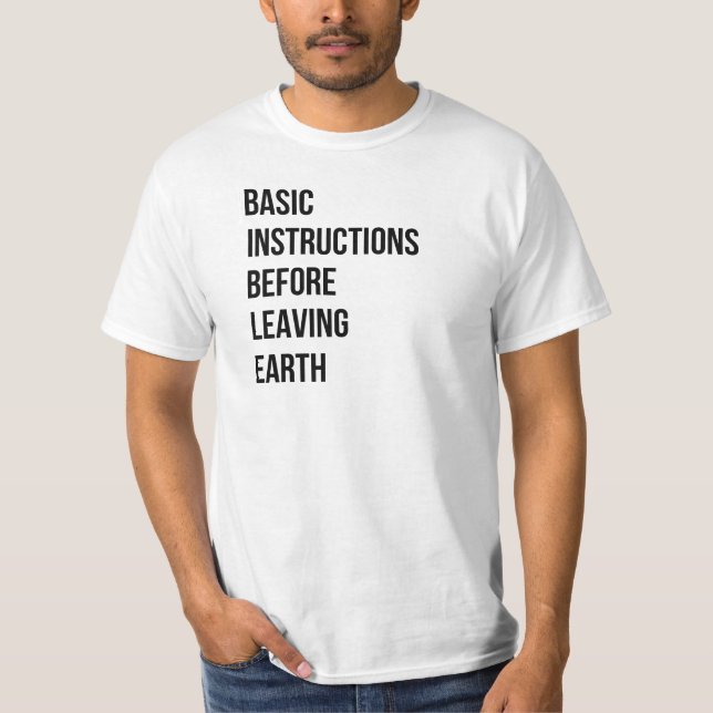 T-shirts BÍBLIA: Instruções básicas antes de deixar a terra (Frente)