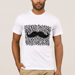 T-shirts bigode na pele do leopardo