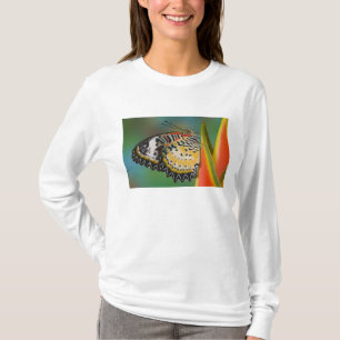 T-shirts Borboleta em Flor Tropical