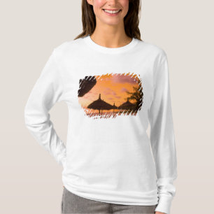 T-shirts Cabines de praia estilo Palapa ao nascer do sol, B