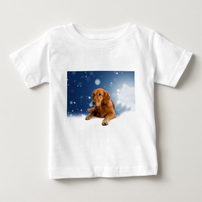 T-shirts Cachorro de Ouro giro sentado em estrelas de neve (Frente)