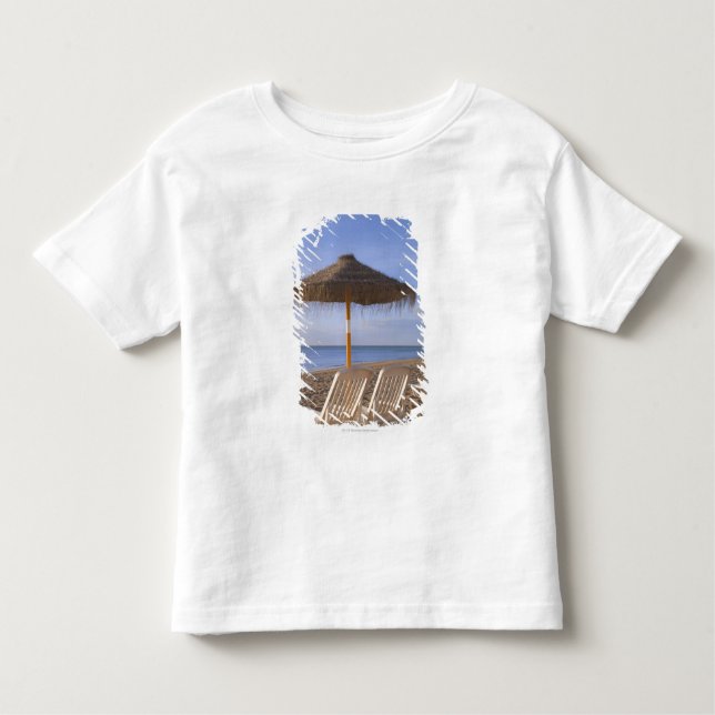 T-shirts Cadeiras de praia da areia com guarda-chuva (Frente)