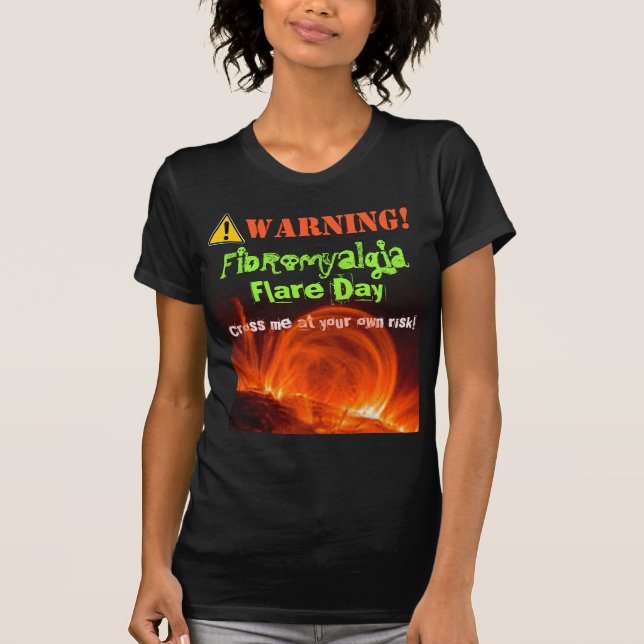 T-shirts Camisa: Aviso! Alargamento da fibromialgia! (Frente)