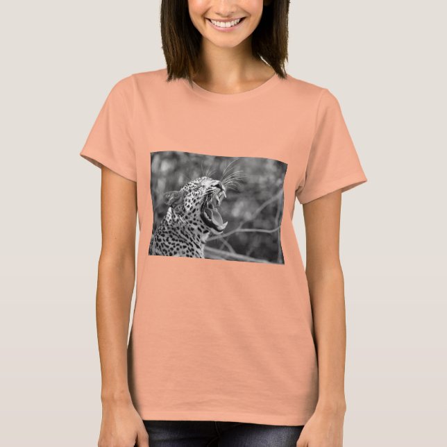T-shirts Camiseta-do-leopardo itinerante (Frente)