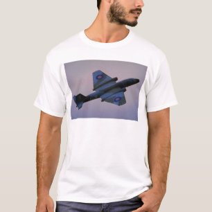 T-shirts Canberra elétrico inglês em vôo em Cranfield,