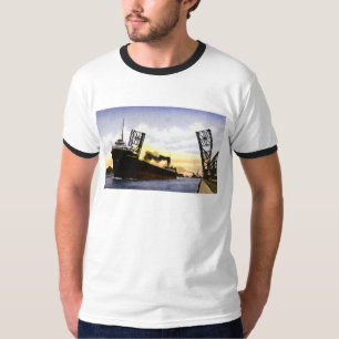 T-shirts Cargueiro vazio que passa a ponte de Bascule,