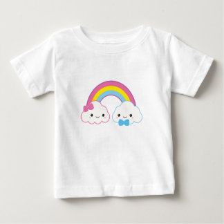 T-shirts Casal Kawaii nuvens com arco-íris
