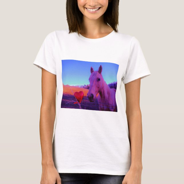 T-shirts Cavalo Marrom e Coração Vermelho (Frente)