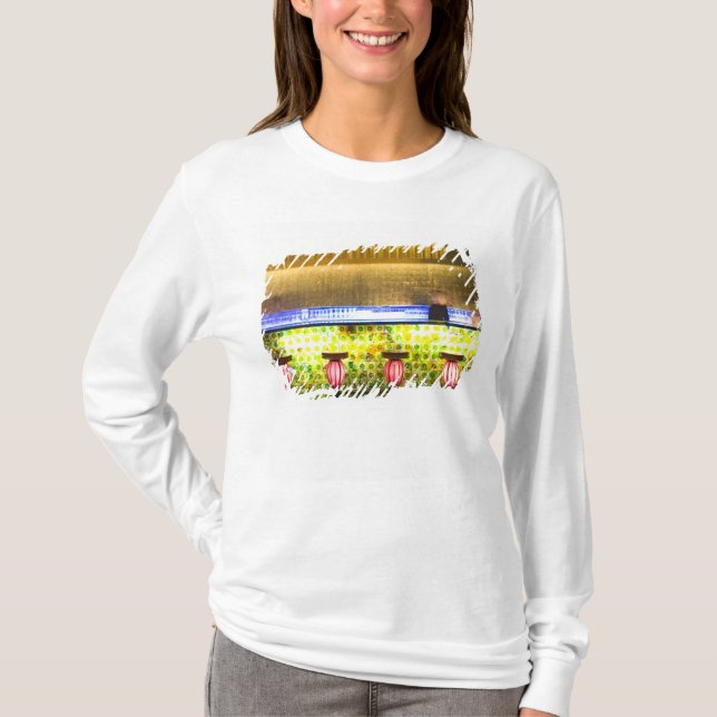 T-shirts China, Xangai. Bar no bar Xin Tian Di 2 (Frente)