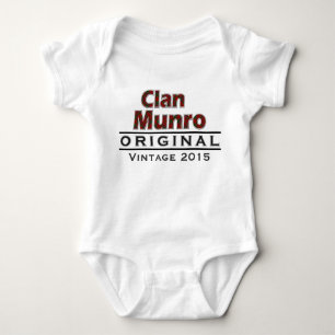 T-shirts Clan Munro Vintage Personalize seu aniversário