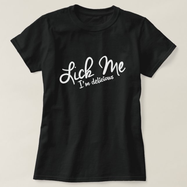T-SHIRTS CLIQUE EM MIM, EU SOU DELICIOSO. (Frente do Design)