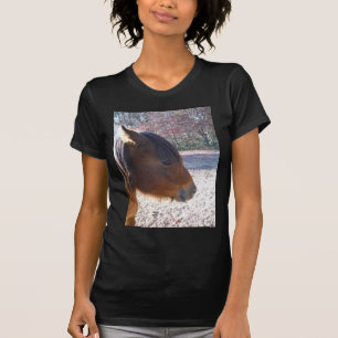 T-shirts Close de cavalo marrom, pequeno pônei marrom
