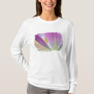 T-shirts Close-up da parte inferior da flor de tulipa, Kuek
