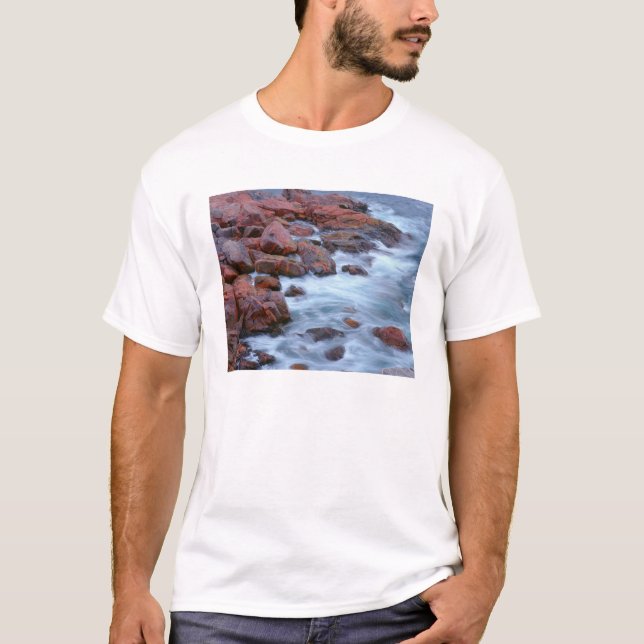 T-shirts Costa rochosa com água, Canadá (Frente)