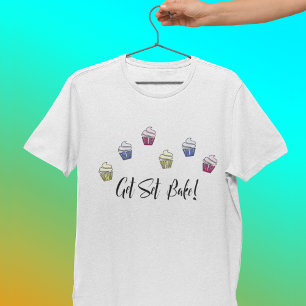 T-shirts Cupcakes coloridos obtêm o assar set