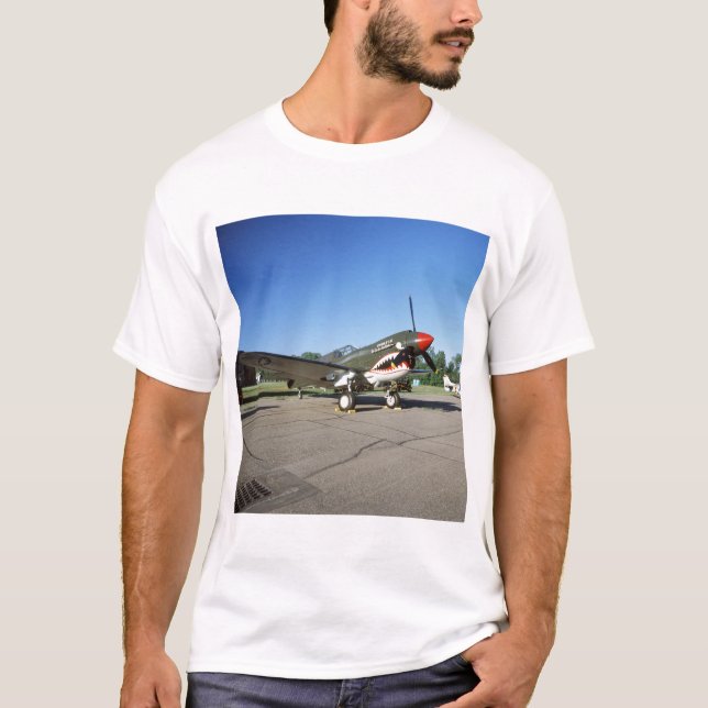 T-shirts Curtiss P-40 Warhawk, em festival aéreo de (Frente)