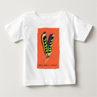 T-shirts dar às ervilhas uma laranja-acaso
