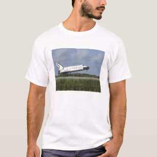 T-shirts Descoberta de nave espacial aterrissa na pista 33