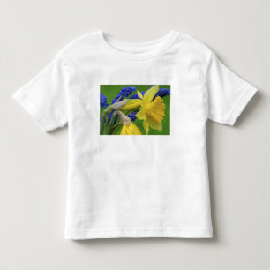 T-shirts Detalhe das flores de daffodil e hyacinth. Crédit