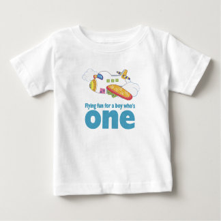 T-shirts Diversão Voadora para um Menino Que Tem 1