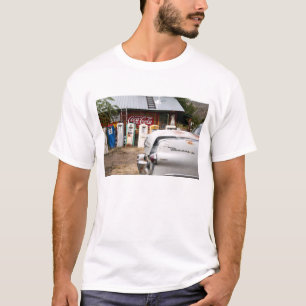 T-shirts Dixon, Novo México, Estados Unidos. Carro antigo