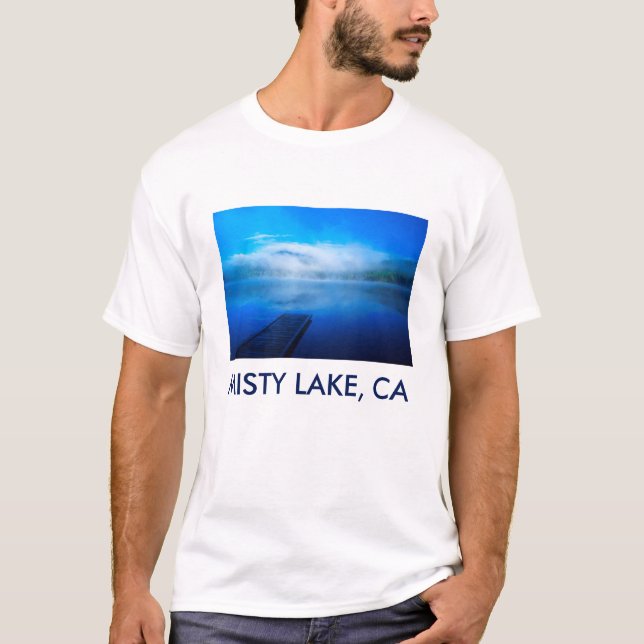 T-shirts Doca em lago calmo e enevoado, Califórnia (Frente)