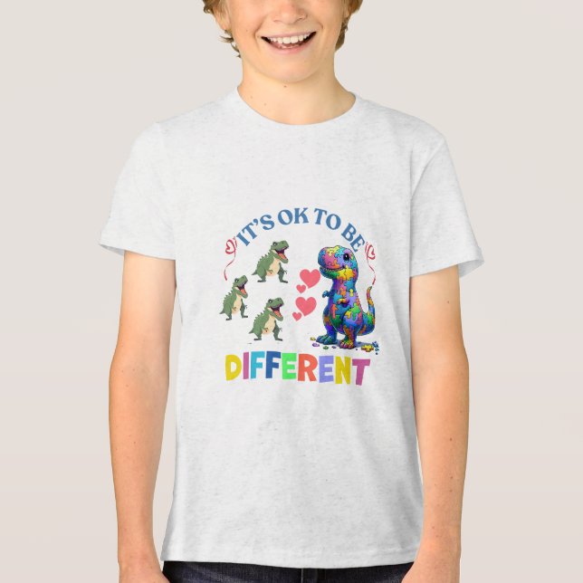 T-Shirts dos rapazes - Tudo bem ser diferente 🦕 � (Frente)