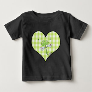 T-shirts Dragon Fly em um coração verde de gingham