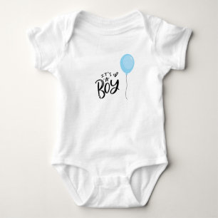 T-shirts É um menino com balão azul