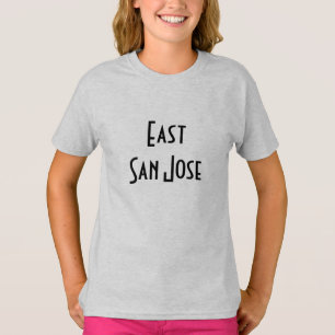 T-shirts East San Jose em letras angulares retrorreflectora