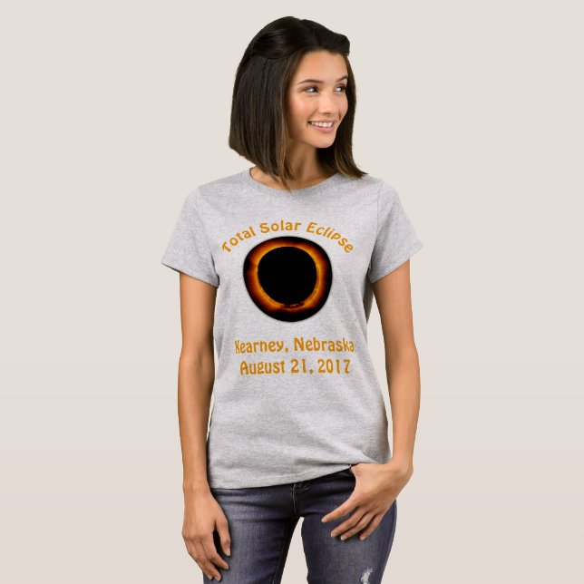 T-shirts Eclipse Solar Total (Kearney, Nebraska) (Frente Completa)