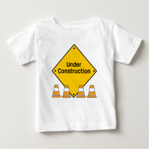 T-shirts Em Construção com Cones